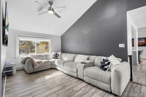 20 Malcolm Street Bellport NY 11713