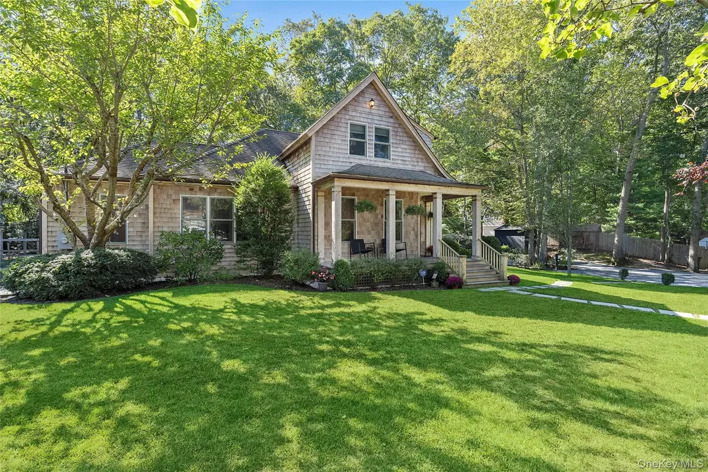 3 Breezy Point Road Wading River NY 11792