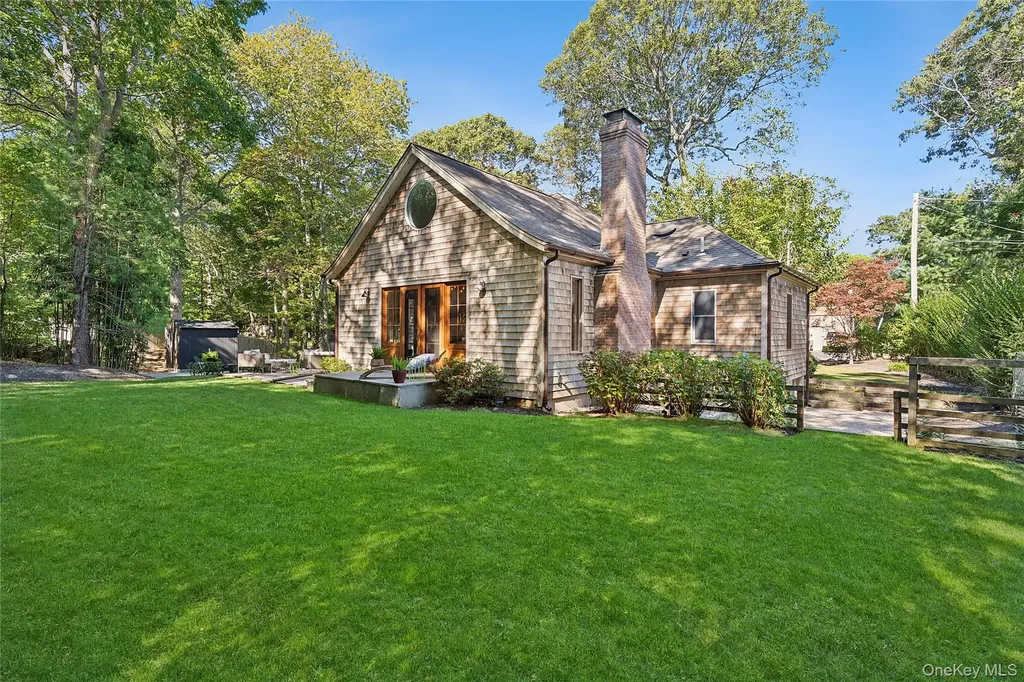 3 Breezy Point Road Wading River NY 11792