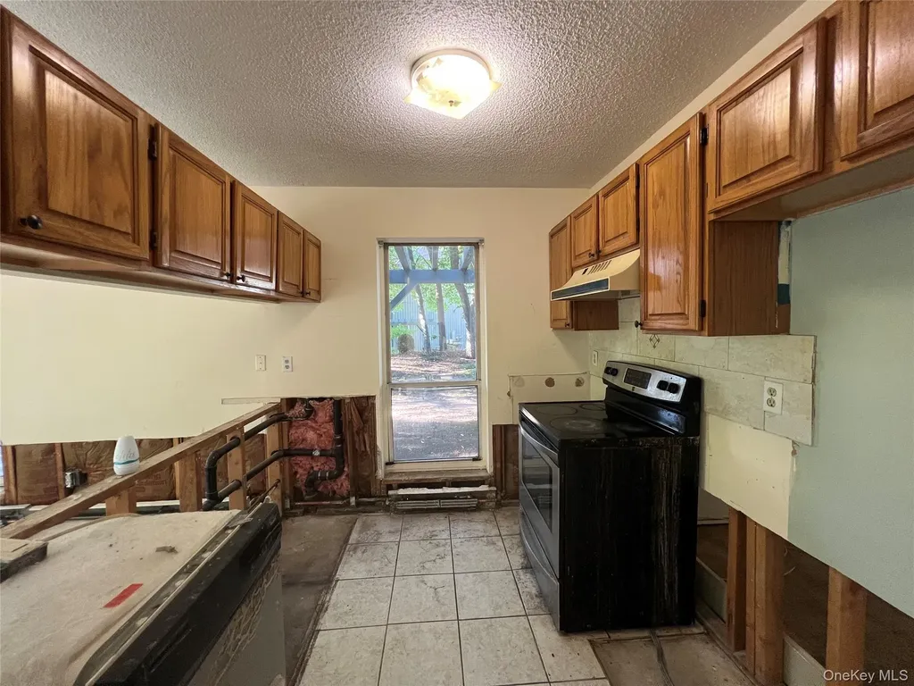 31 Bleakley Drive Peekskill NY 10566
