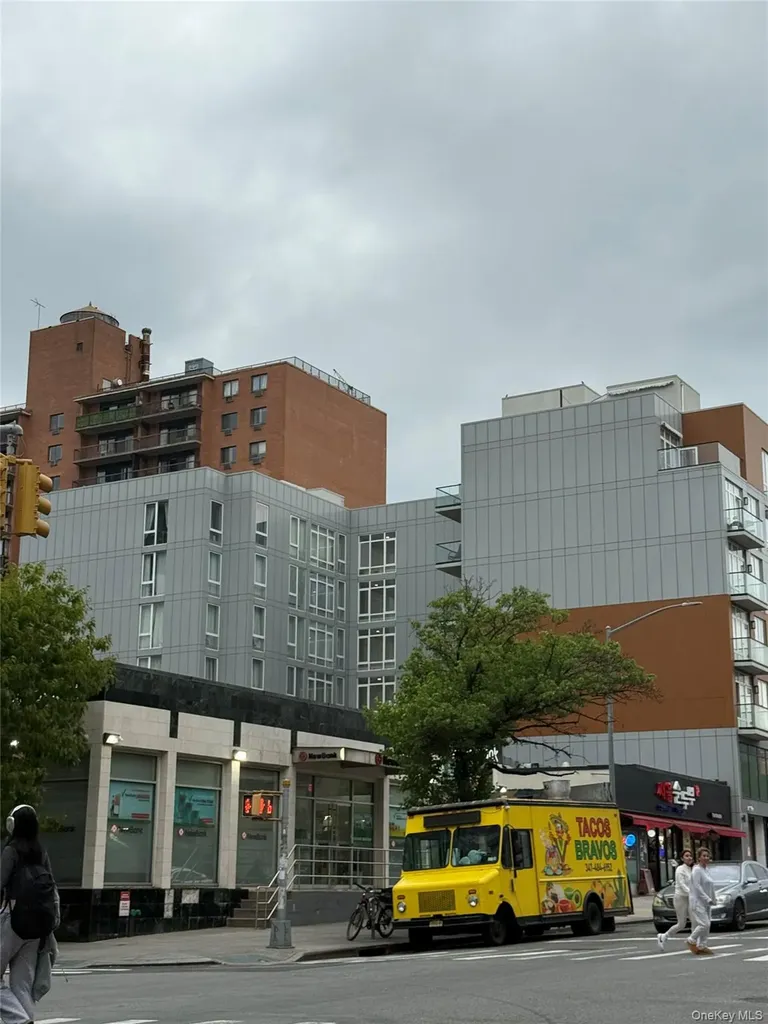 146-17 Northern Boulevard Flushing NY 11354