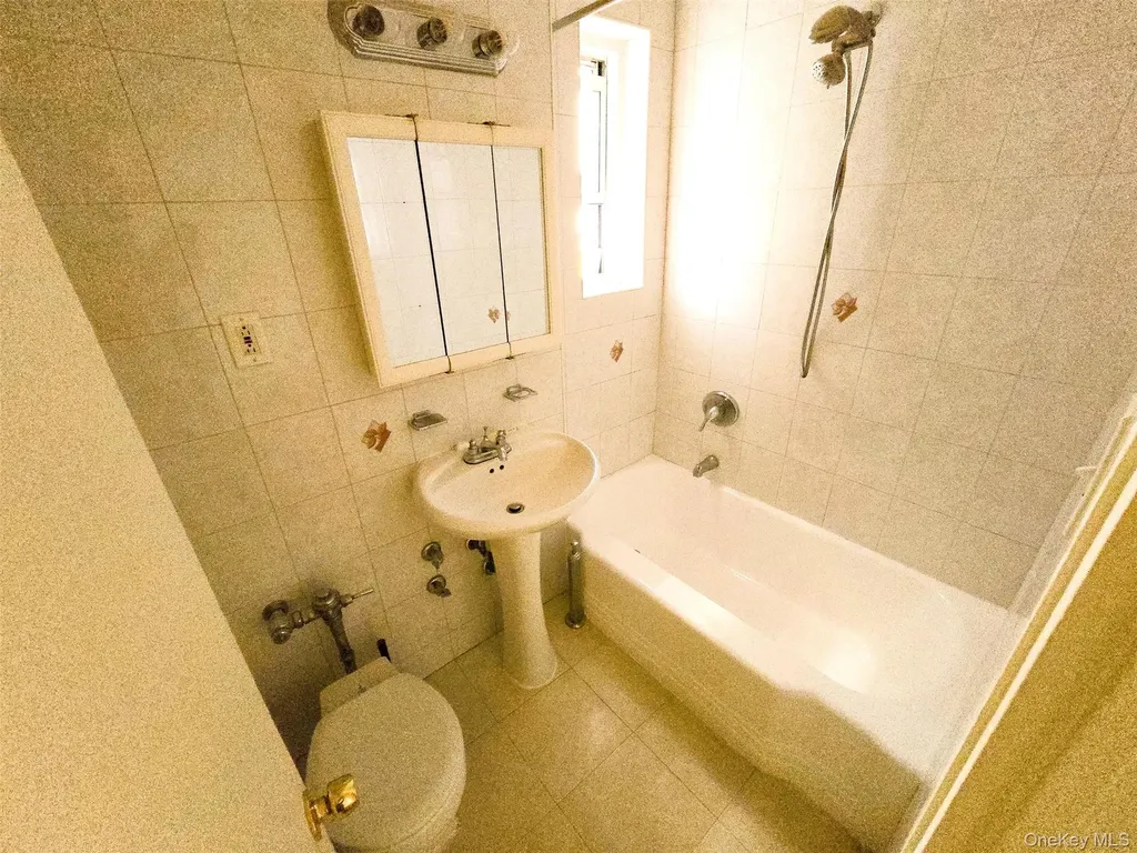 30-11 Parsons Boulevard Flushing NY 11354
