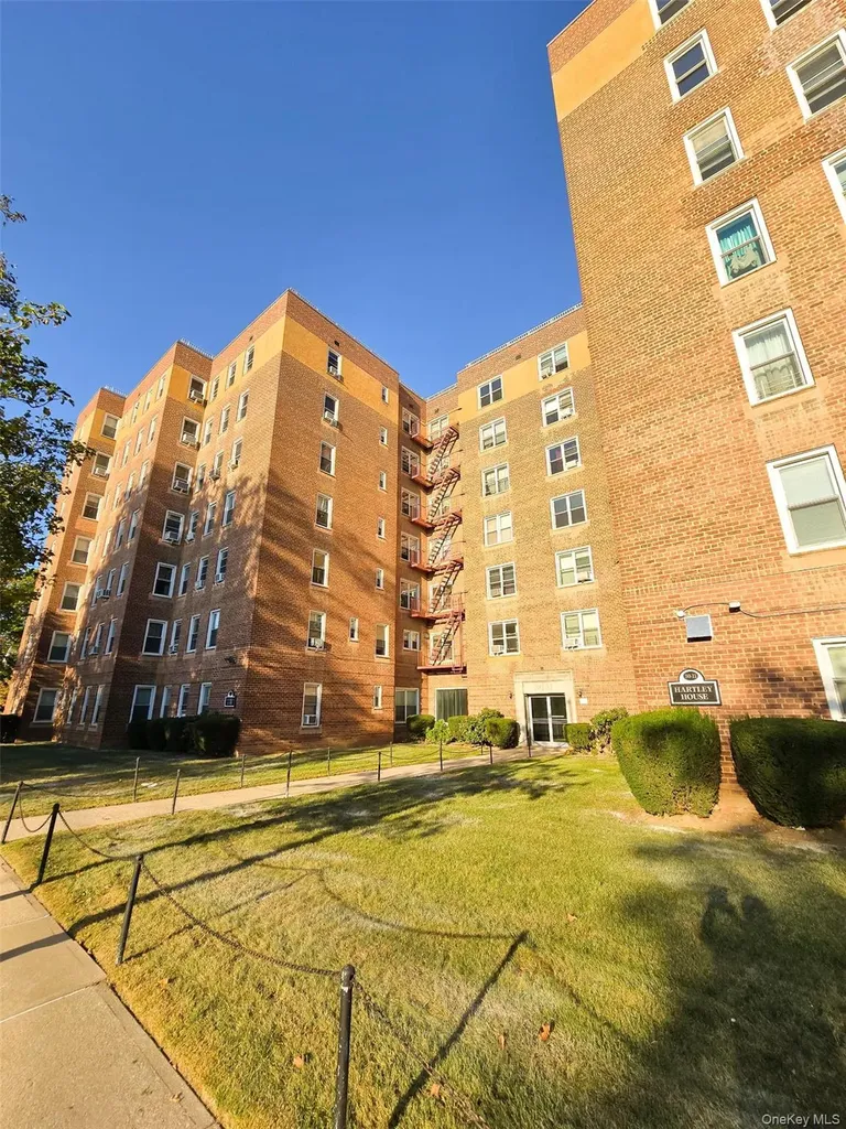30-11 Parsons Boulevard Flushing NY 11354