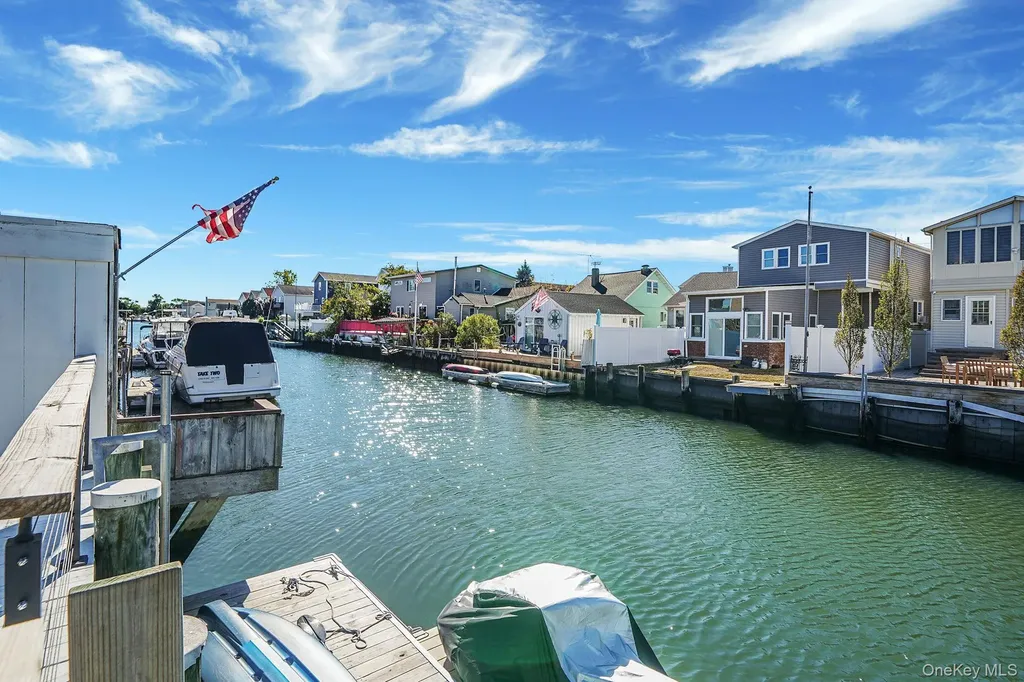 252 Arthur Street Freeport NY 11520