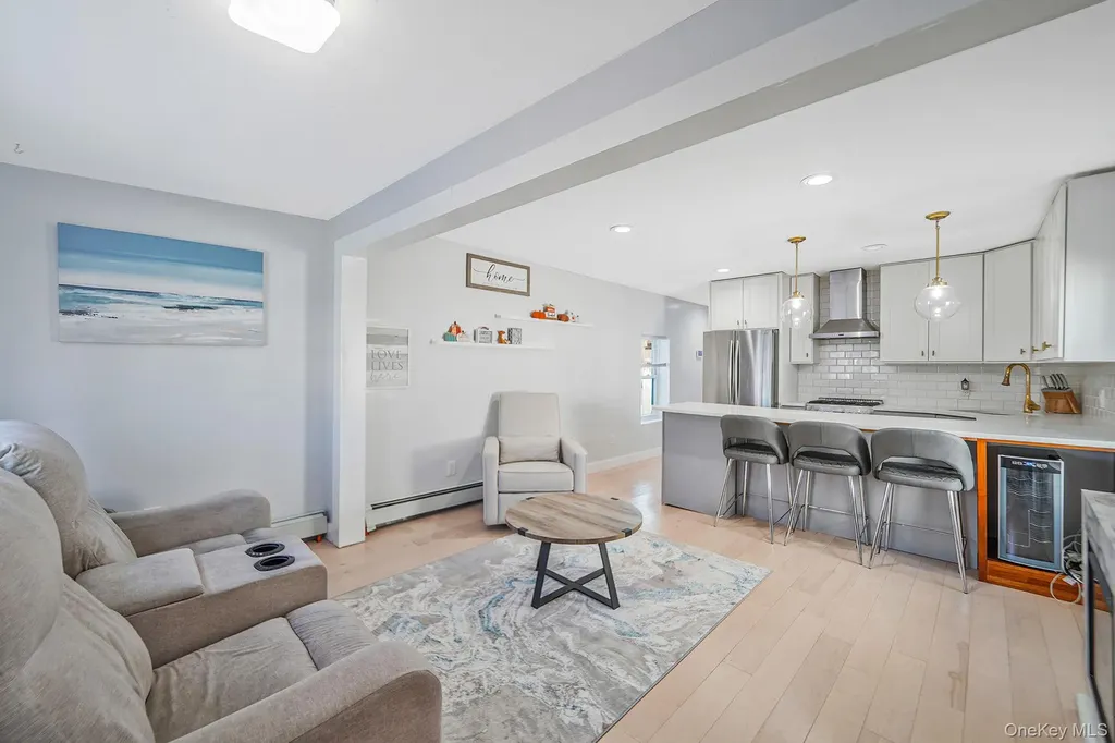 252 Arthur Street Freeport NY 11520