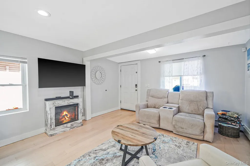 252 Arthur Street Freeport NY 11520