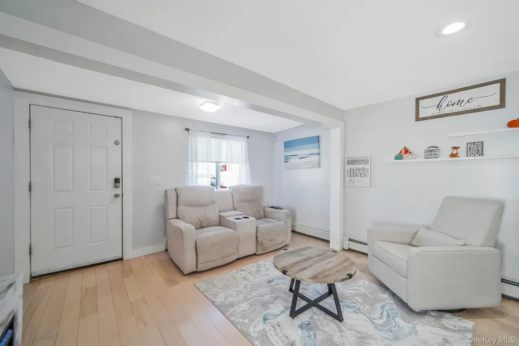 252 Arthur Street Freeport NY 11520