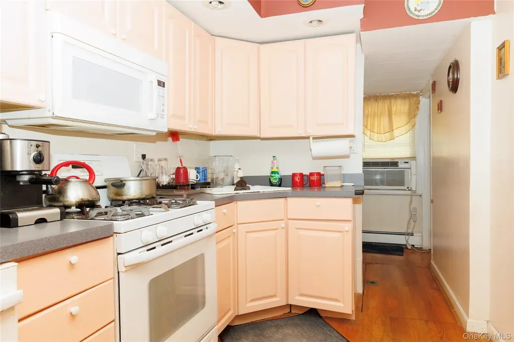 6 Elm Place Bronx NY 10465