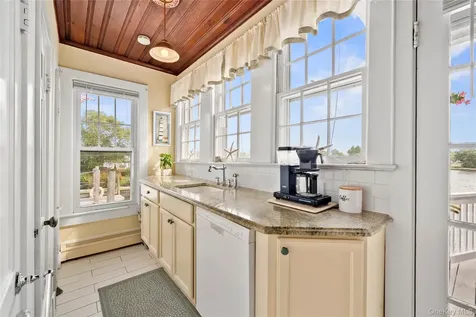 260 Ocean Avenue Amityville NY 11701