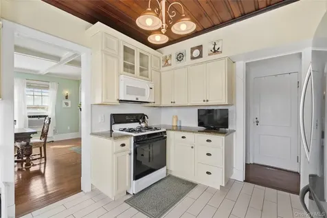 260 Ocean Avenue Amityville NY 11701