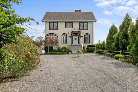 260 Ocean Avenue Amityville NY 11701