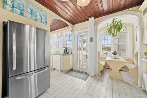 260 Ocean Avenue Amityville NY 11701