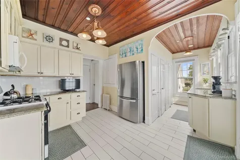 260 Ocean Avenue Amityville NY 11701