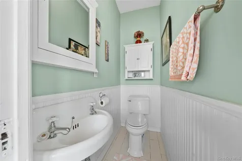 260 Ocean Avenue Amityville NY 11701