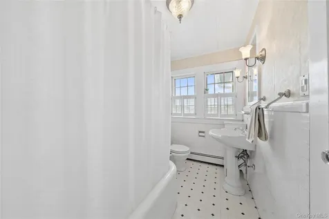 260 Ocean Avenue Amityville NY 11701