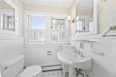 260 Ocean Avenue Amityville NY 11701