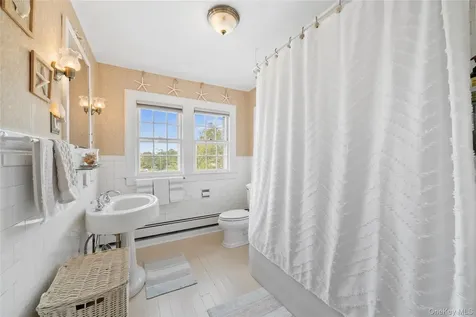 260 Ocean Avenue Amityville NY 11701