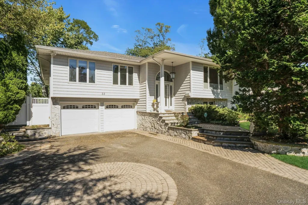 33 Pittoni Drive Commack NY 11725