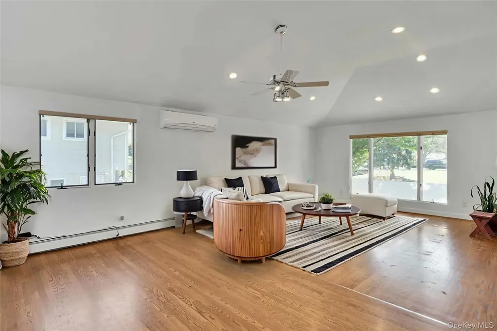 33 Pittoni Drive Commack NY 11725