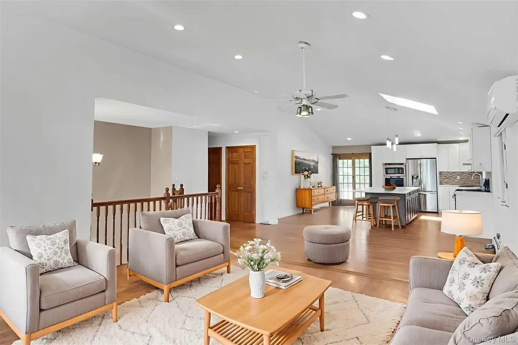 33 Pittoni Drive Commack NY 11725