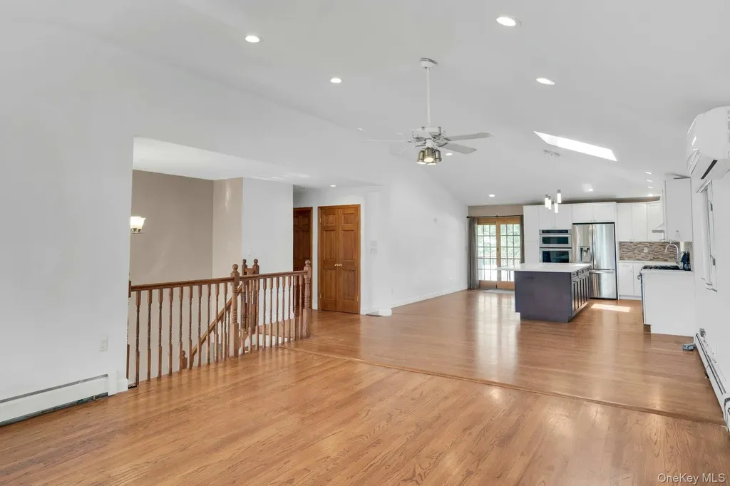 33 Pittoni Drive Commack NY 11725