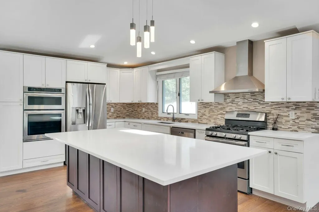 33 Pittoni Drive Commack NY 11725