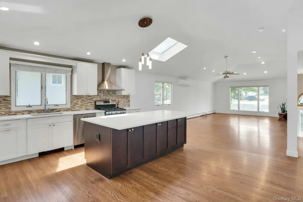 33 Pittoni Drive Commack NY 11725