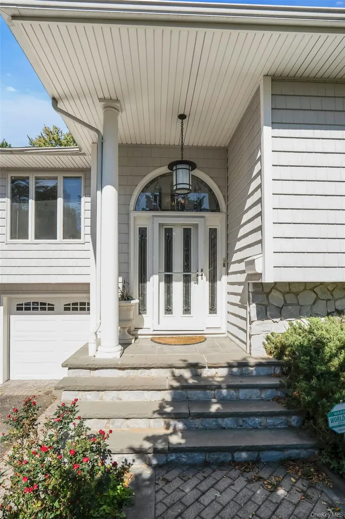33 Pittoni Drive Commack NY 11725