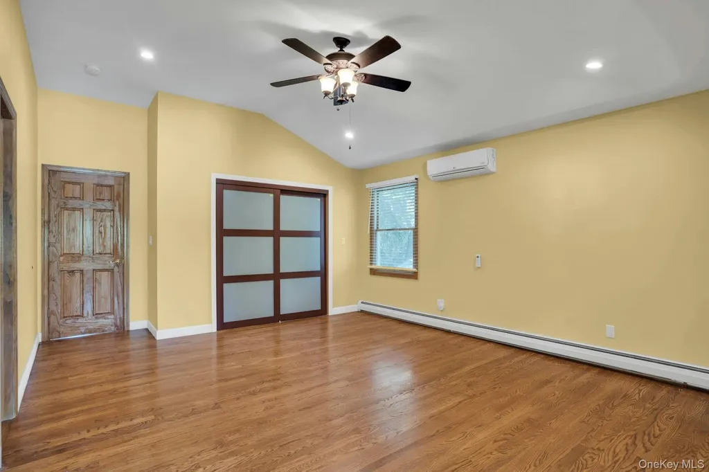 33 Pittoni Drive Commack NY 11725