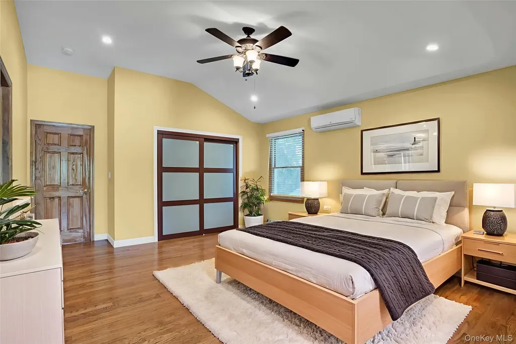 33 Pittoni Drive Commack NY 11725