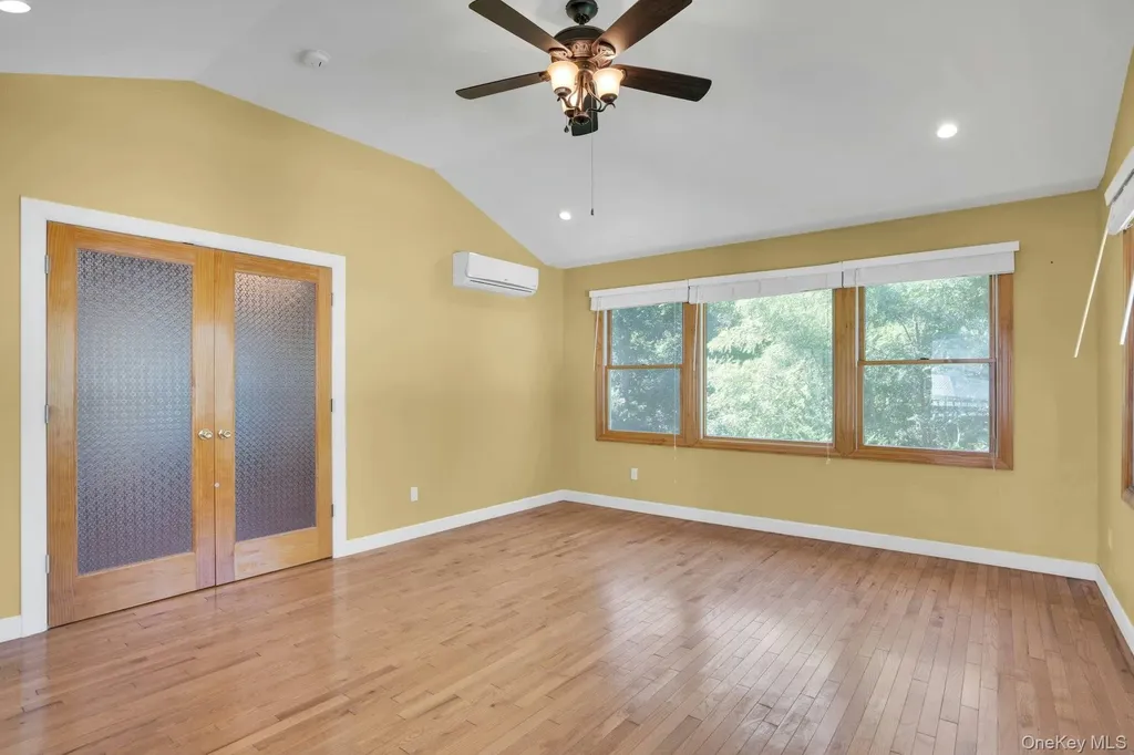 33 Pittoni Drive Commack NY 11725