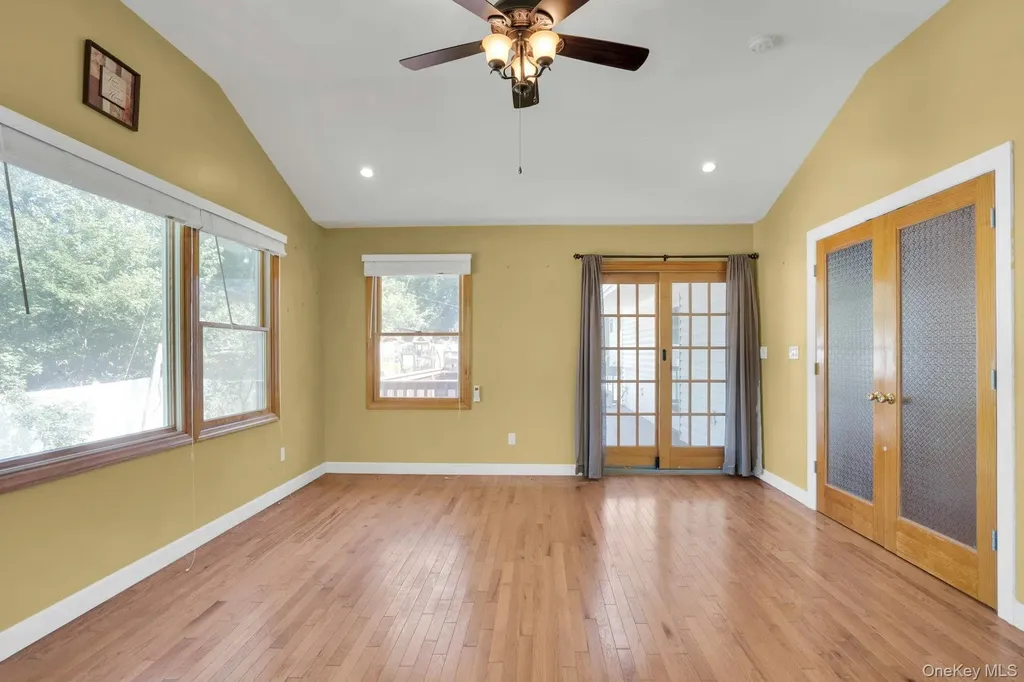 33 Pittoni Drive Commack NY 11725