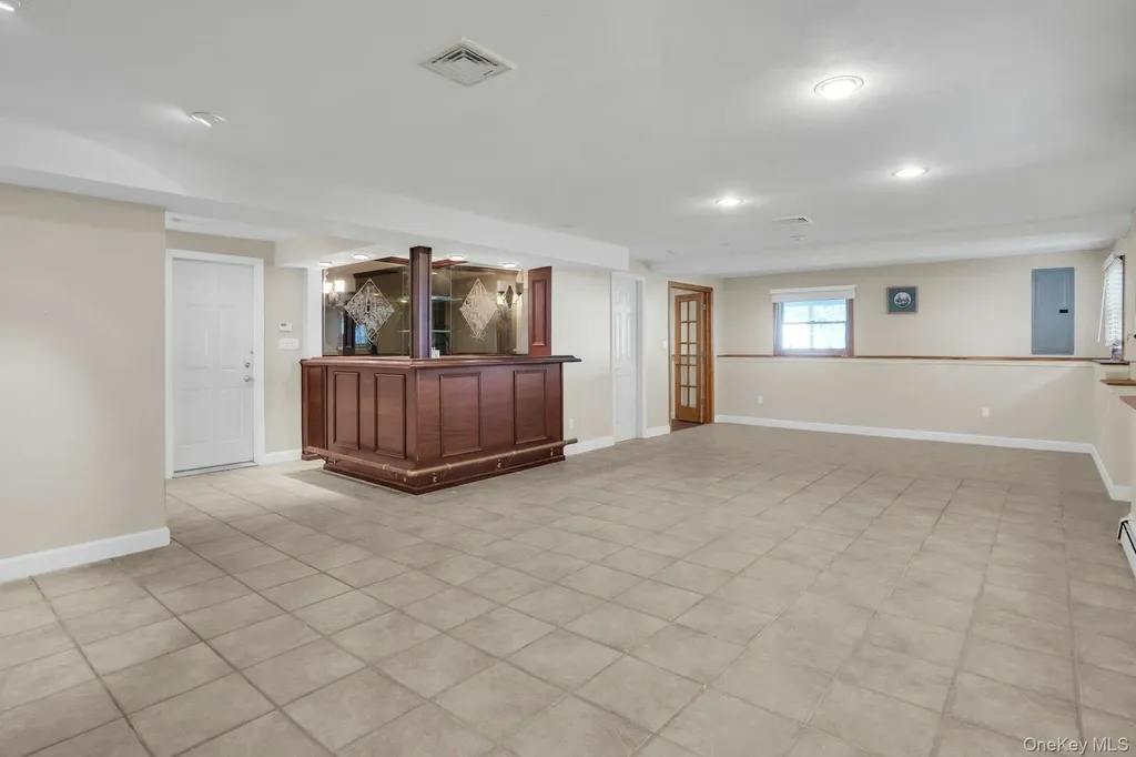 33 Pittoni Drive Commack NY 11725