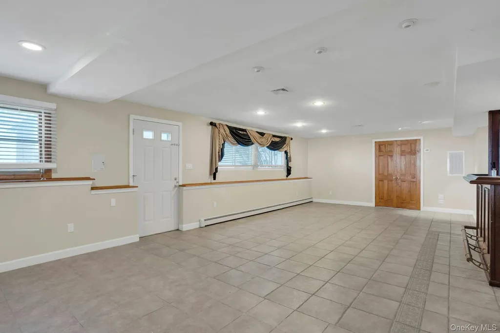 33 Pittoni Drive Commack NY 11725