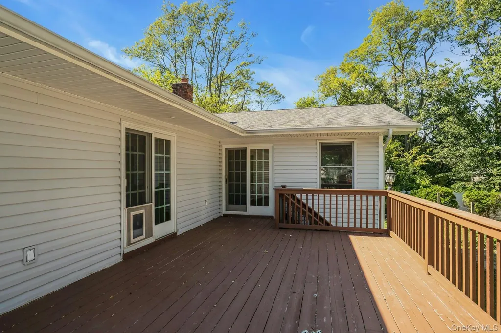 33 Pittoni Drive Commack NY 11725
