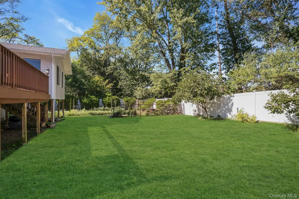 33 Pittoni Drive Commack NY 11725