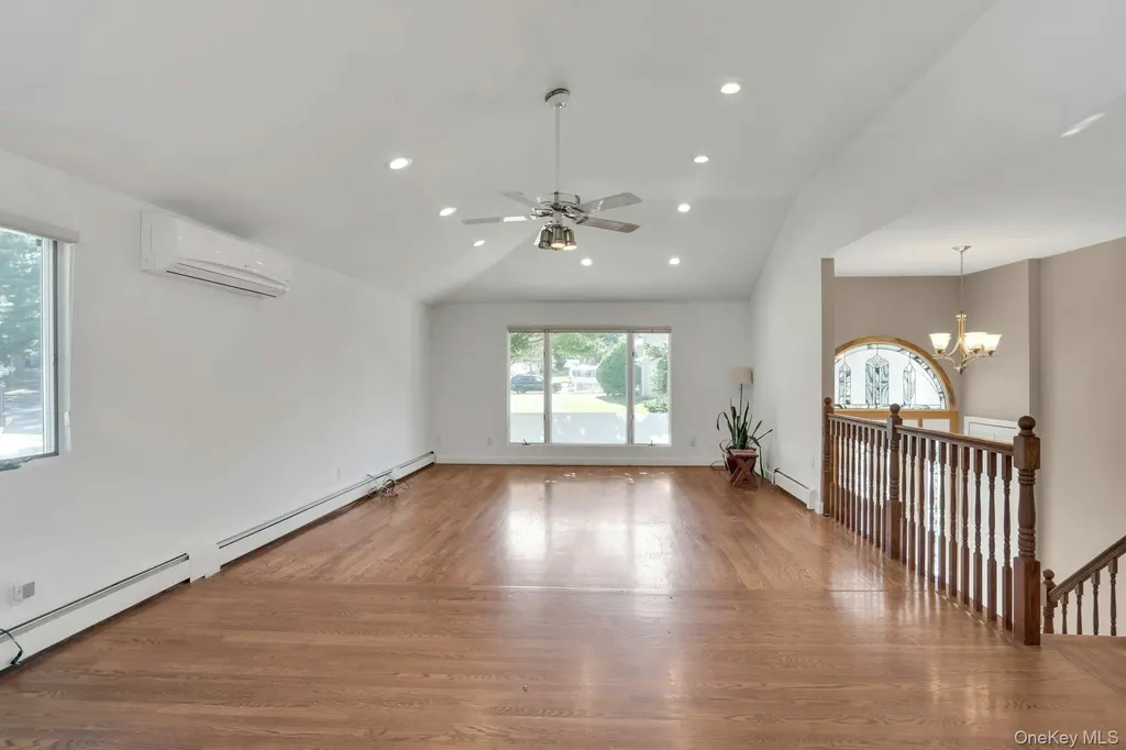 33 Pittoni Drive Commack NY 11725