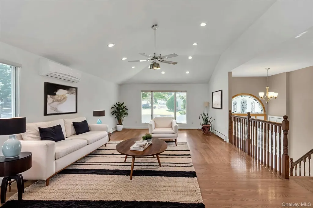 33 Pittoni Drive Commack NY 11725