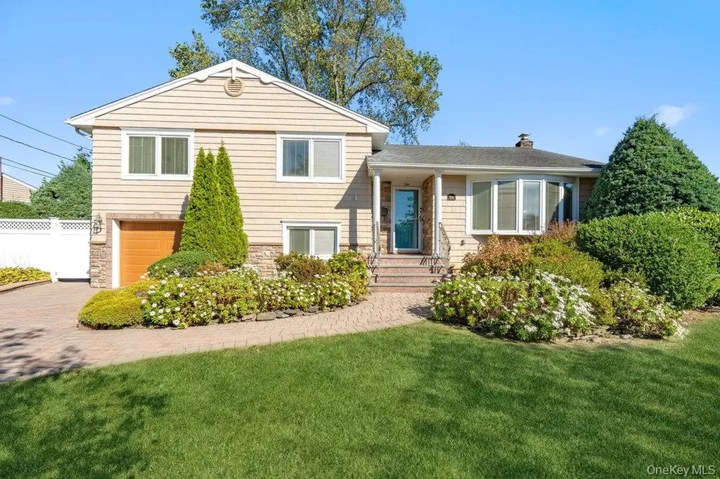 1 Jerome Drive Farmingdale NY 11735