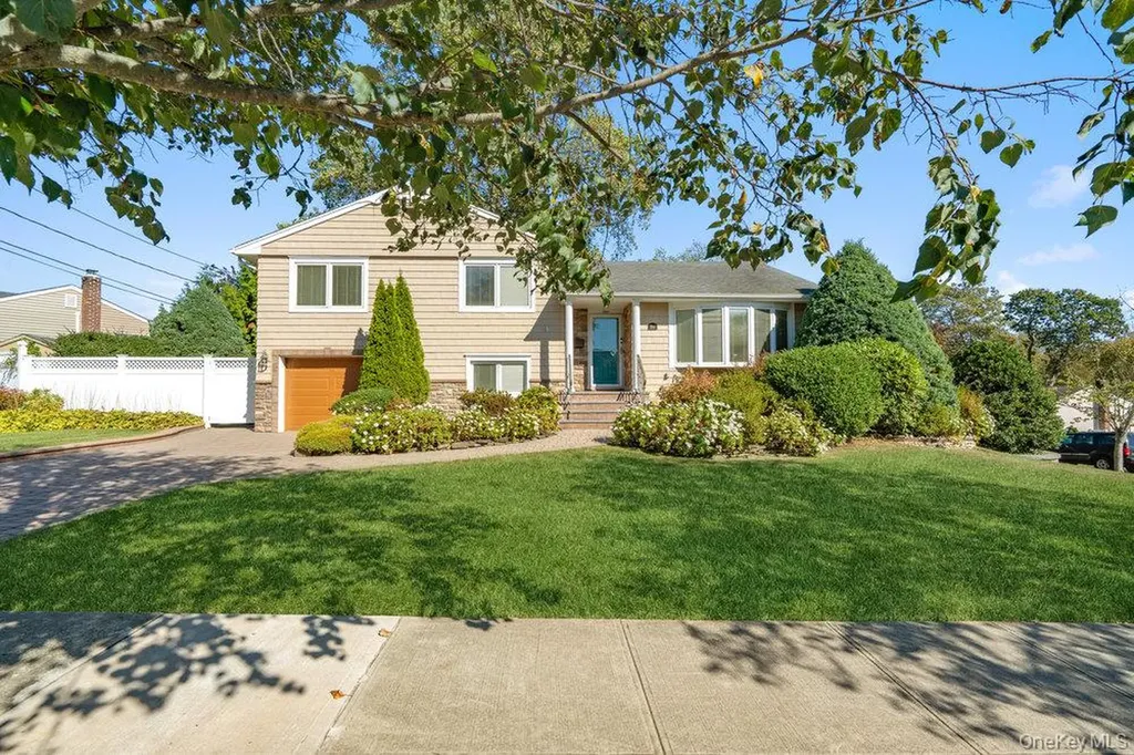 1 Jerome Drive Farmingdale NY 11735