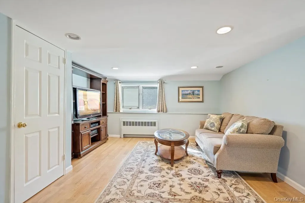1 Jerome Drive Farmingdale NY 11735