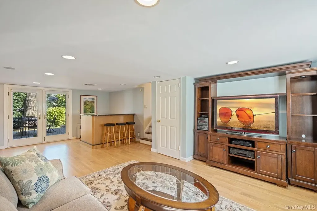 1 Jerome Drive Farmingdale NY 11735