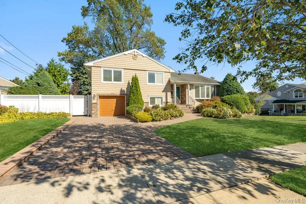 1 Jerome Drive Farmingdale NY 11735