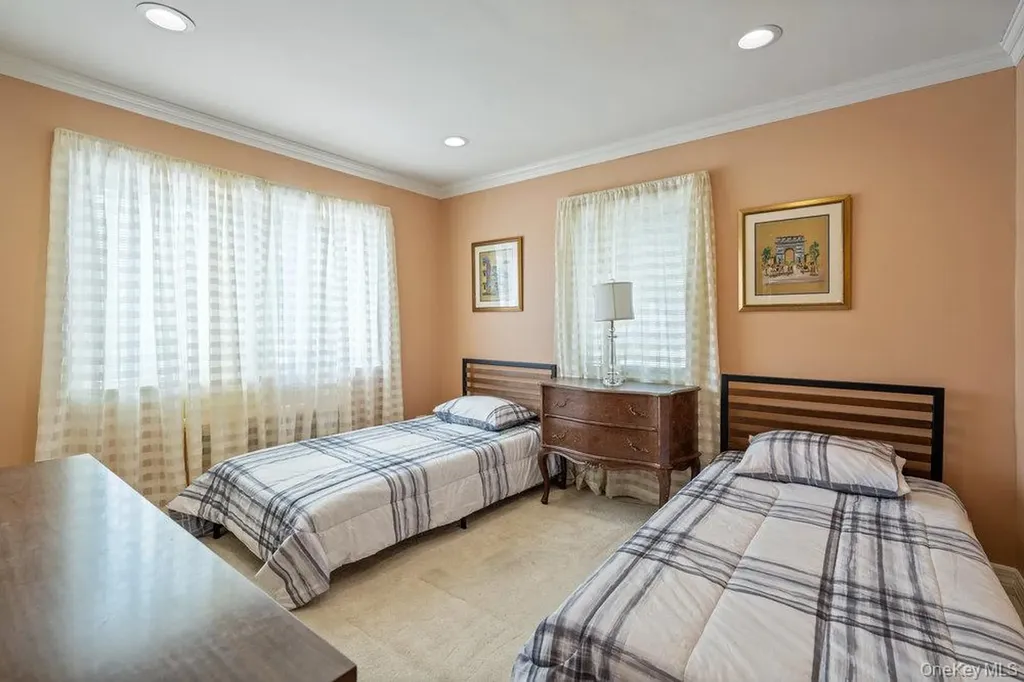 1 Jerome Drive Farmingdale NY 11735