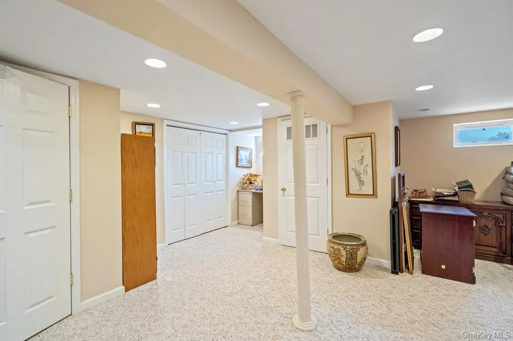1 Jerome Drive Farmingdale NY 11735