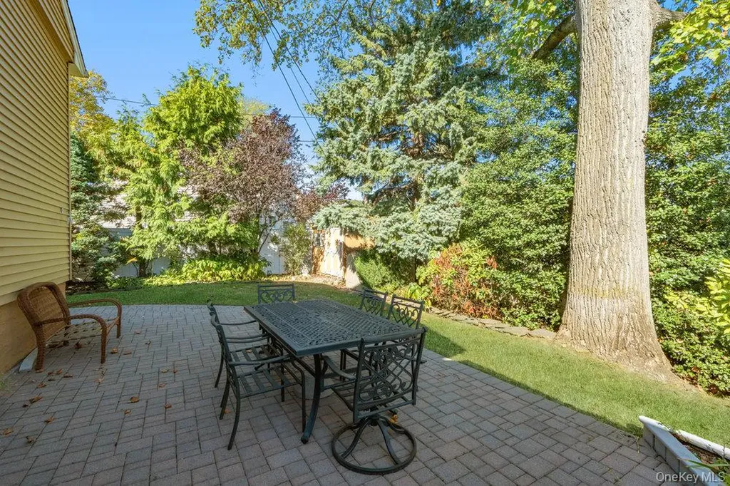 1 Jerome Drive Farmingdale NY 11735
