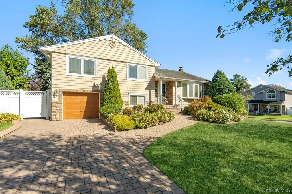 1 Jerome Drive Farmingdale NY 11735