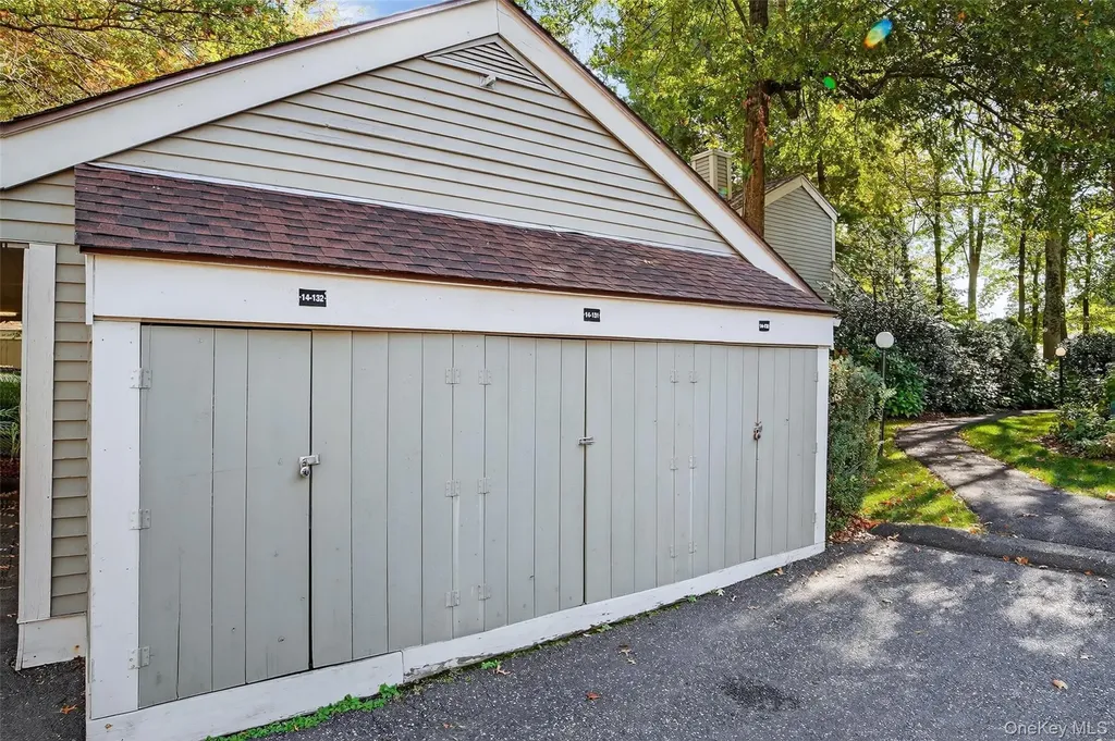 132 Stone Meadow South Salem NY 10590