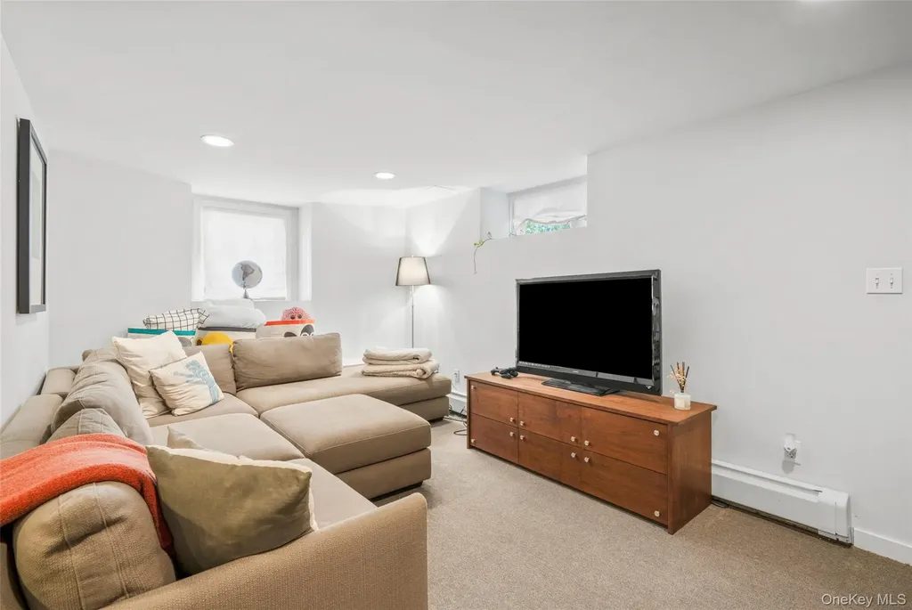 251 Mount Pleasant Avenue Mamaroneck NY 10543