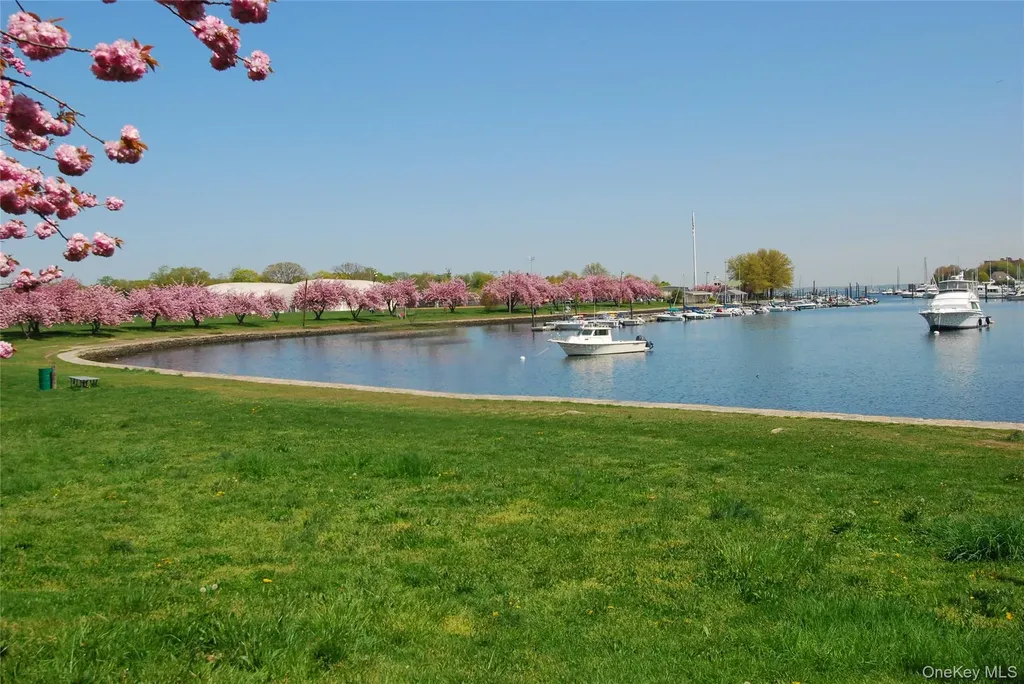 251 Mount Pleasant Avenue Mamaroneck NY 10543